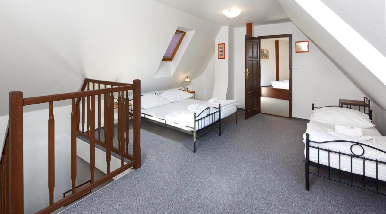 Penzion Na 15. Poledniku Hotel Jindřichův Hradec Buitenkant foto
