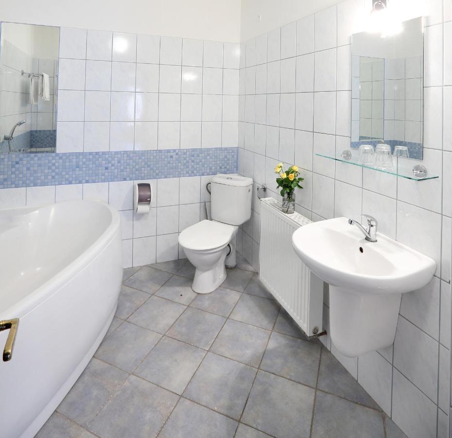 Penzion Na 15. Poledniku Hotel Jindřichův Hradec Buitenkant foto