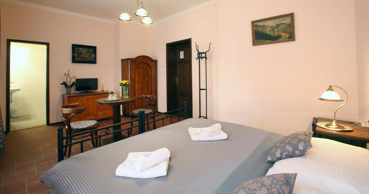 Penzion Na 15. Poledniku Hotel Jindřichův Hradec Buitenkant foto