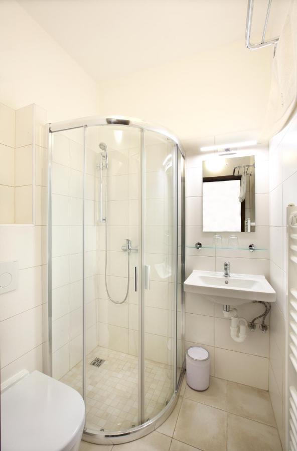 Penzion Na 15. Poledniku Hotel Jindřichův Hradec Buitenkant foto