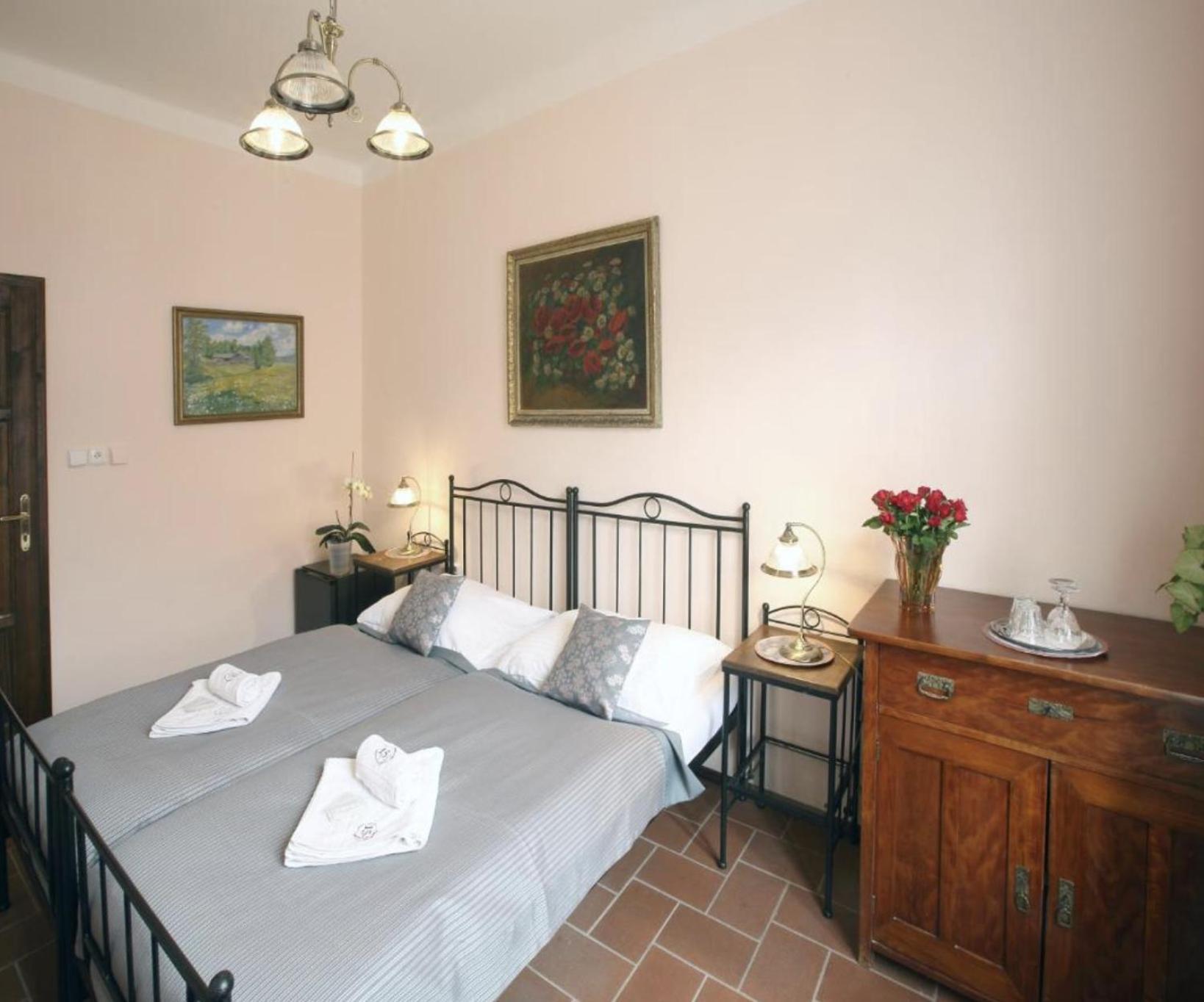 Penzion Na 15. Poledniku Hotel Jindřichův Hradec Buitenkant foto